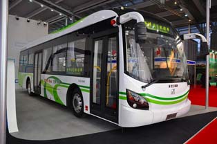 上汽集団傘下の申沃客車が発表した電気路線バス。上海万博にも提供。出力100kWのトラクションモーターを搭載。リアアクスルはZF製。