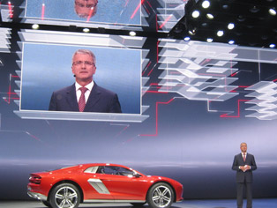 AudiのStadler会長がNanuk quattro conceptを紹介
