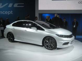 新型Civicの量販車は米国で2011年春頃の発売を予定
