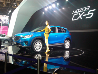 マツダ、Mazda CX-5量産車を展示