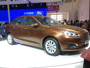 Ford、中国市場向け量産モデル「福睿斯」を世界初公開