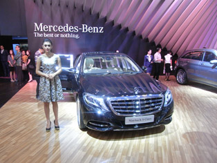 Mercedes-BenzはMaybach S-Classなどを展示