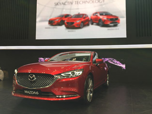 マツダ：Mazda6などをアピール