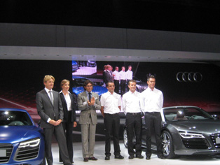 Audi現地経営陣とレースドライバー達