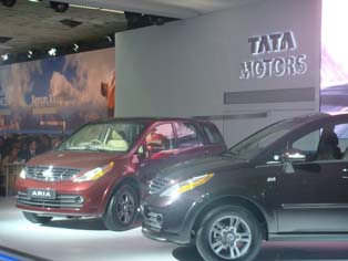 Tata Motors Aria（ワールドプレミア）2010年投入予定、トヨタInnova、Mahindra Xyloの競合車