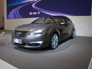 中国一汽、最上級モデルB90を初披露、ホイールベースは2,780mm