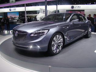 GM、BuickブランドのコンセプトカーのAvenirを発表