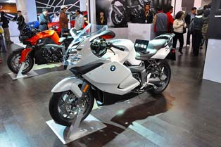 BMWは大型バイクを複数出展、熟年層需要を狙う